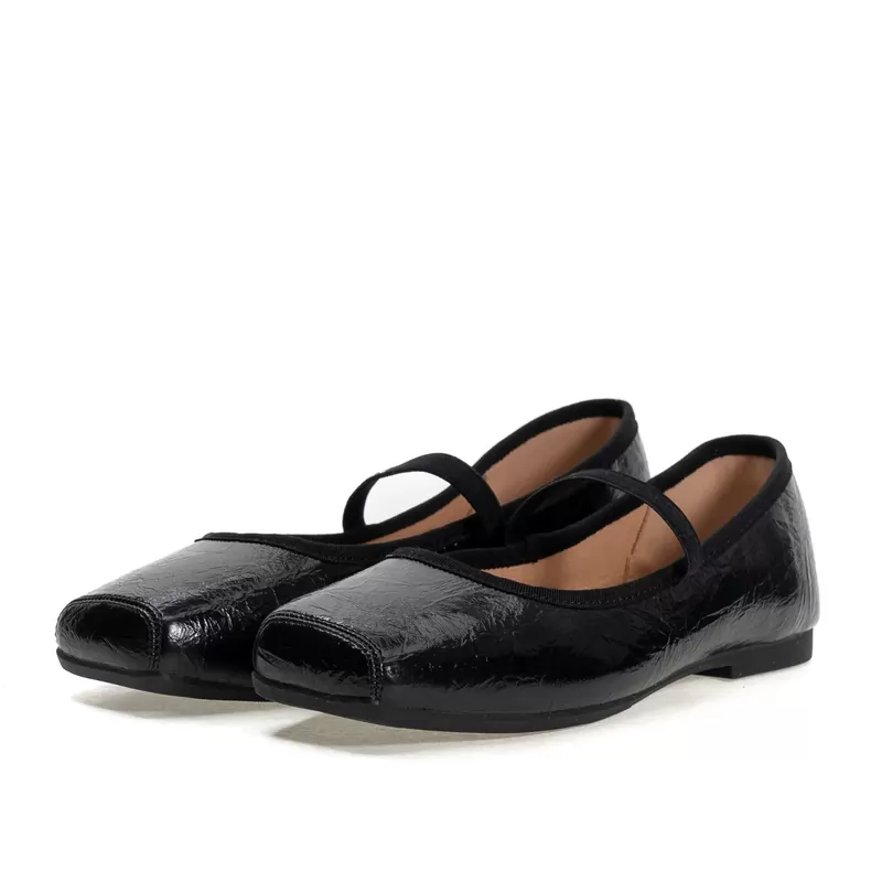 Ballet flats.