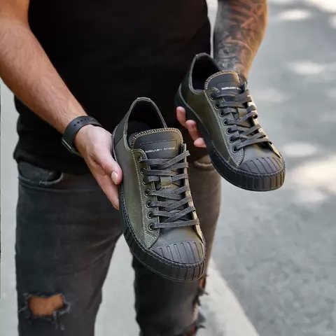 Men's sneakers