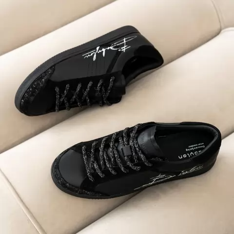 Men's sneakers