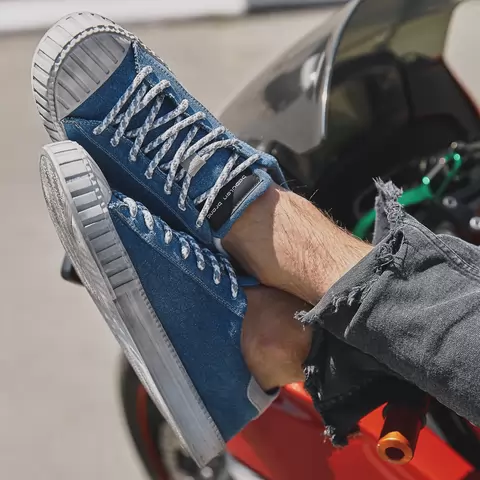 Men's sneakers