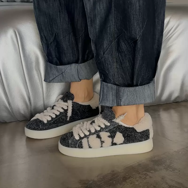 Women's sneakers