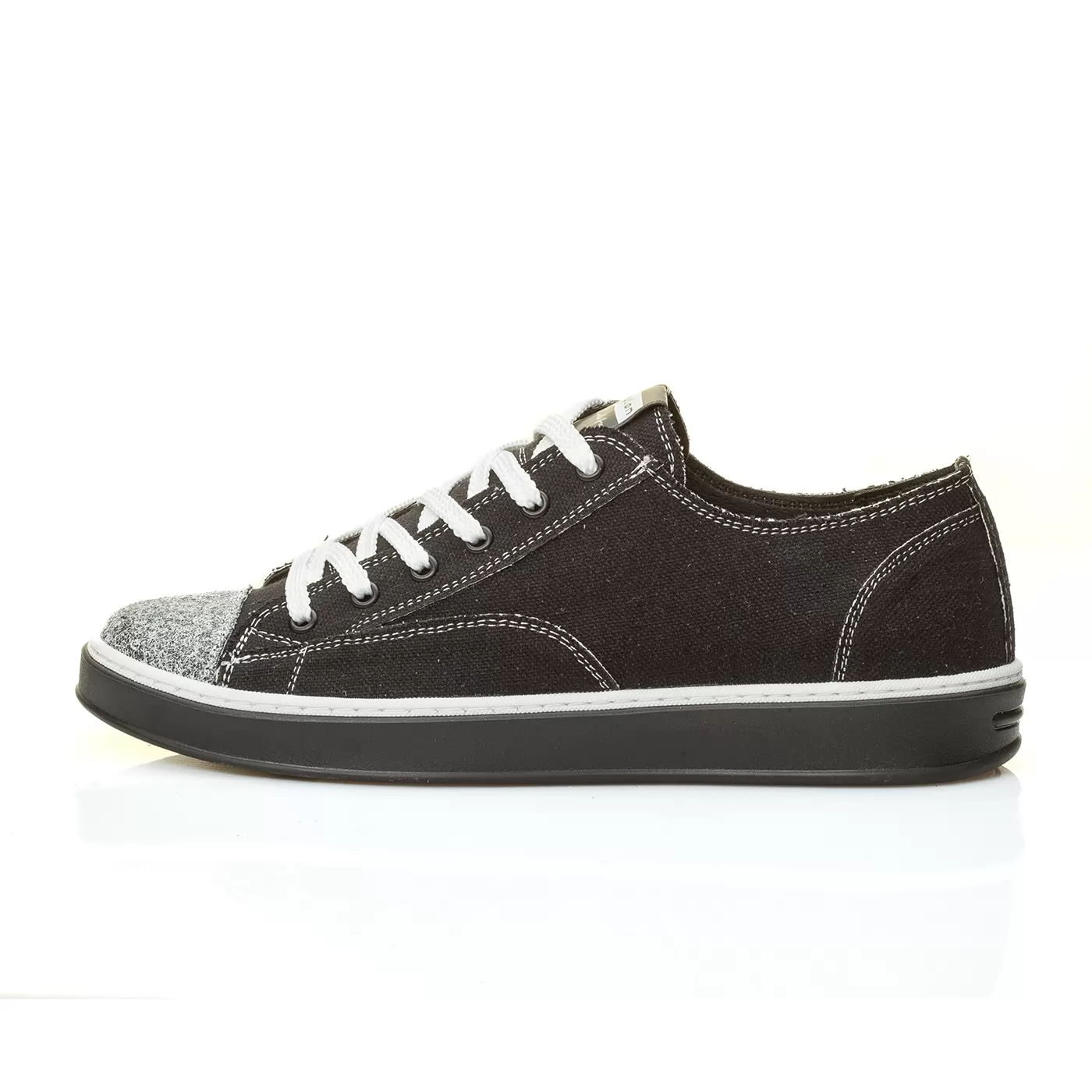 Men's sneakers