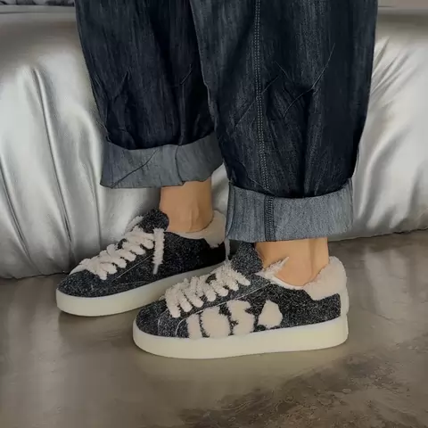 Women's sneakers
