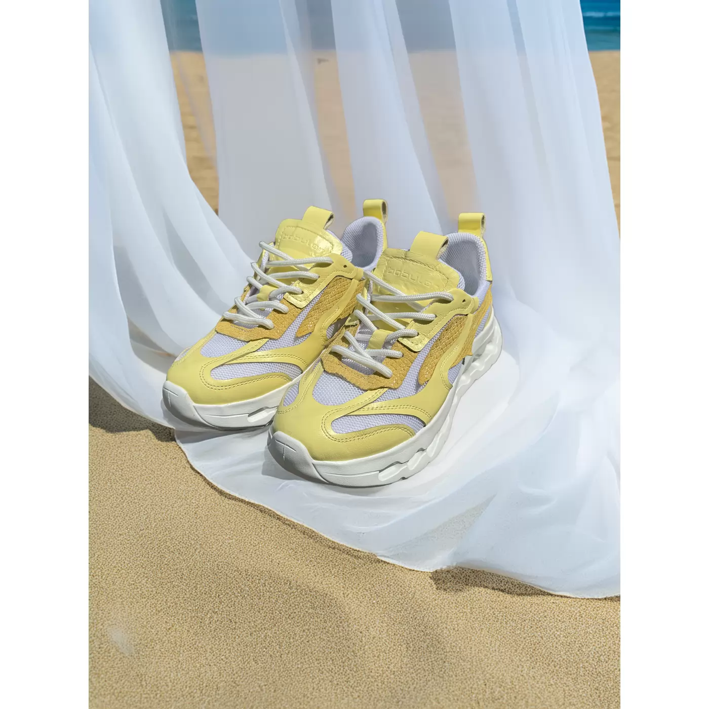 Women's sneakers