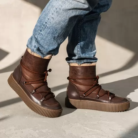 Men's Ugg boots.