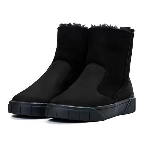 Men's Ugg boots.
