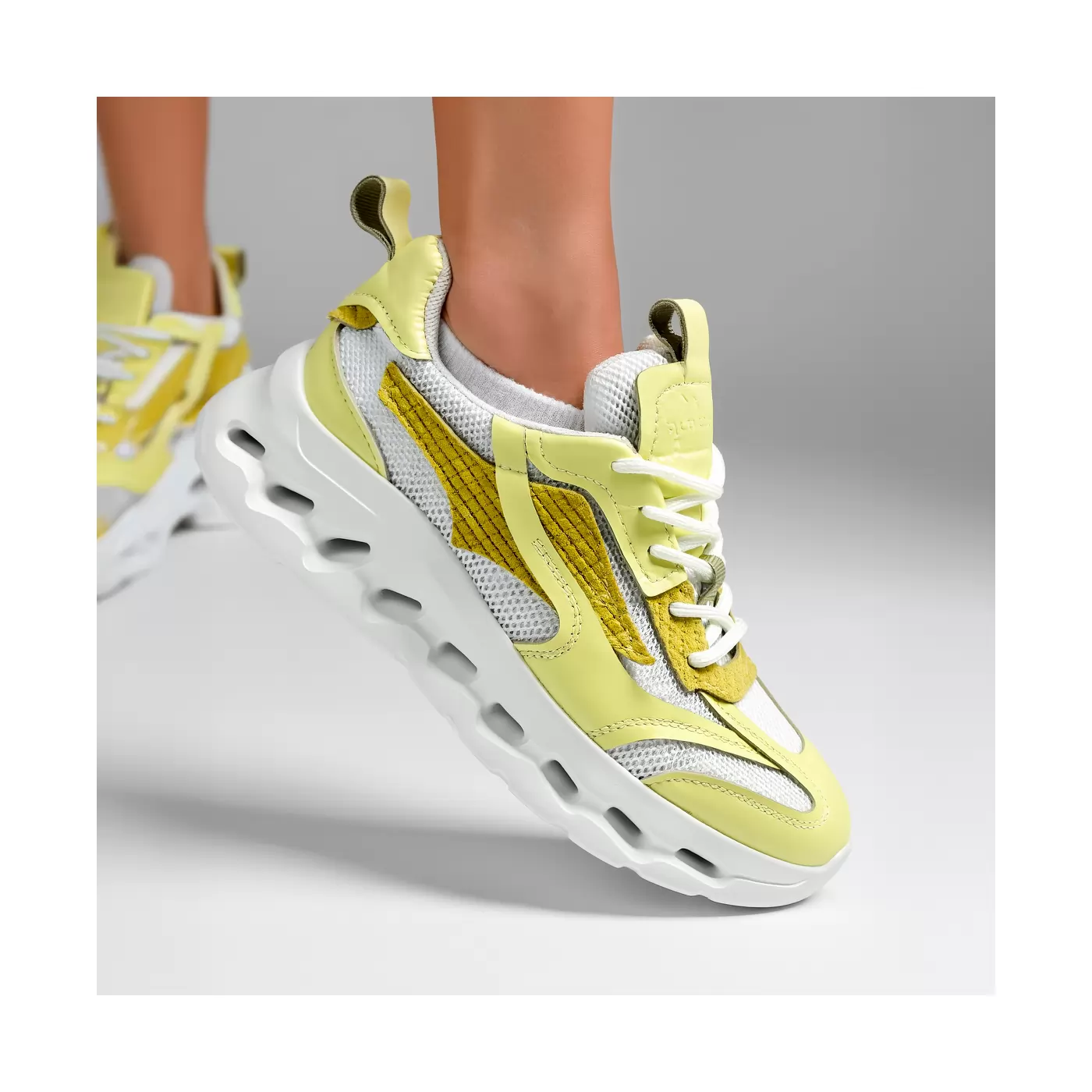 Women's sneakers