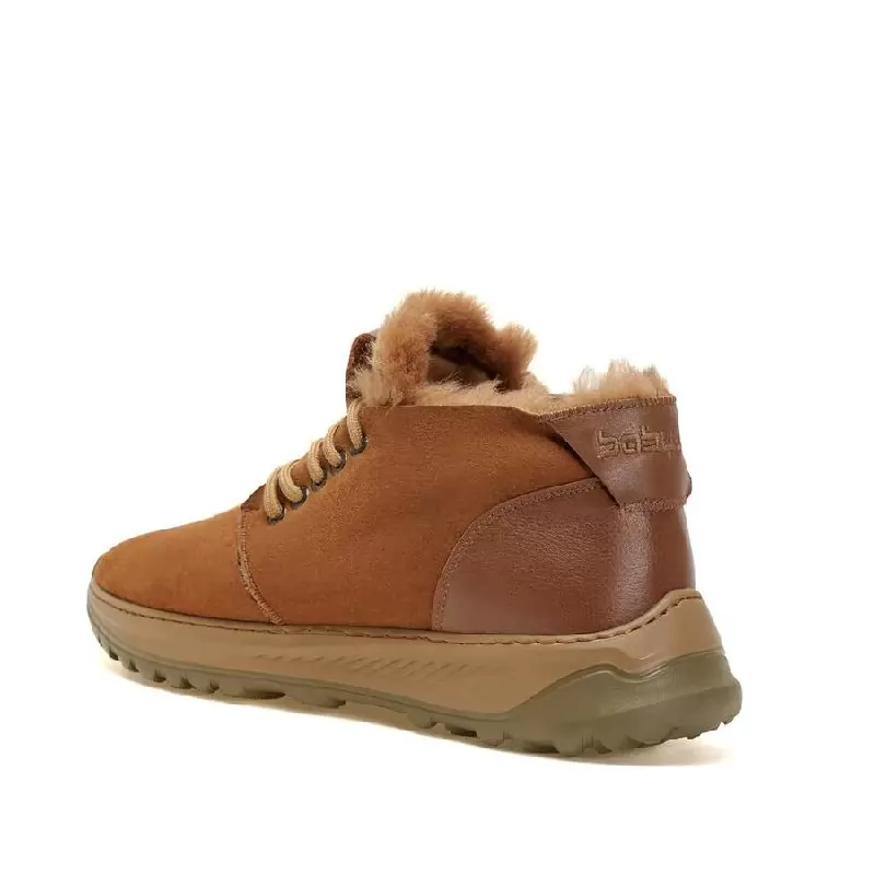 Men's Ugg boots.