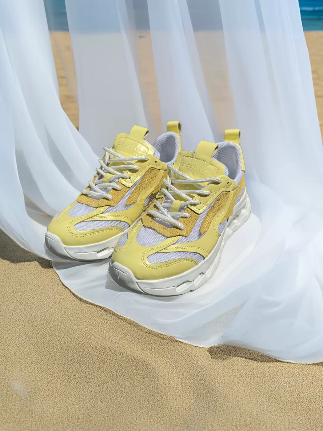 Women's sneakers